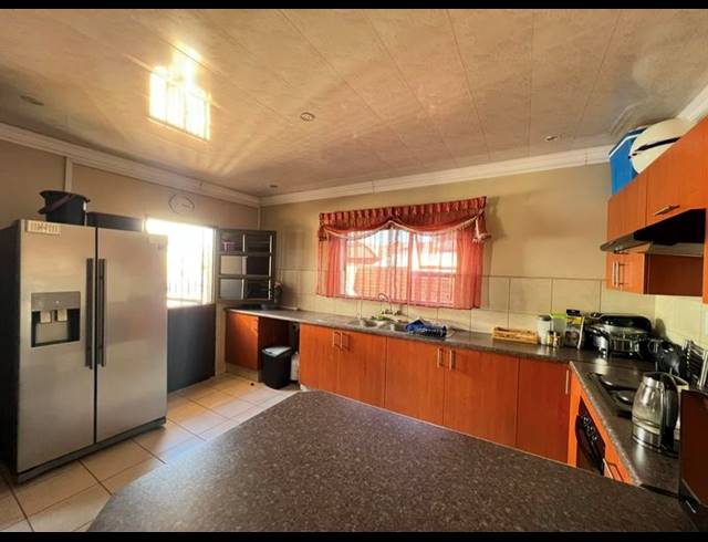 3 BEDROOM HOUSE FOR SALE IN KATHU